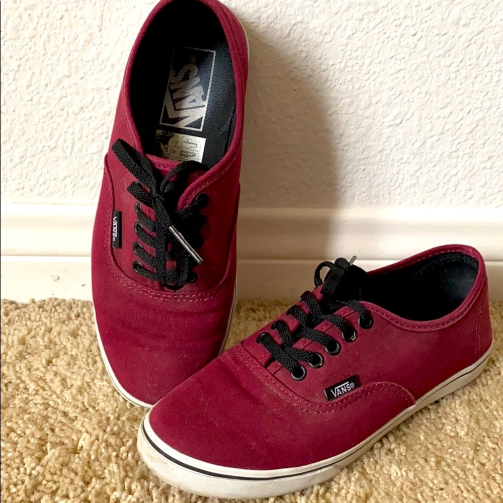 Vans burgendy shoes